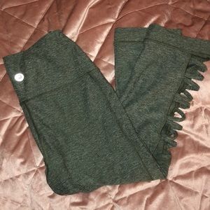 Green cropped leggings